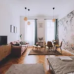 Lägenhet Downtown Luxe & Stylish Budapest
