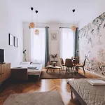 Downtown Luxe & Stylish * Budapest