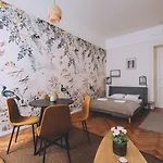 Downtown Luxe & Stylish Lägenhet Budapest