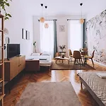 Downtown Luxe & Stylish Budapest