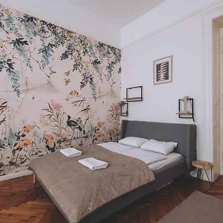 Downtown Luxe & Stylish *