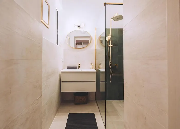 Daire Downtown Luxe & Stylish *