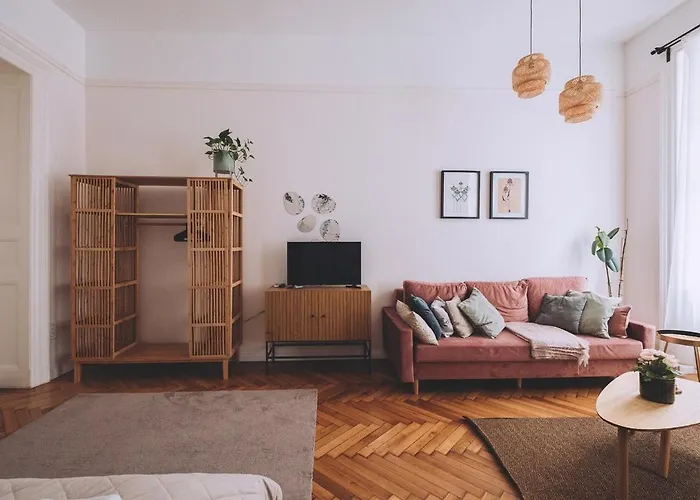 Downtown Luxe & Stylish Daire Budapeşte
