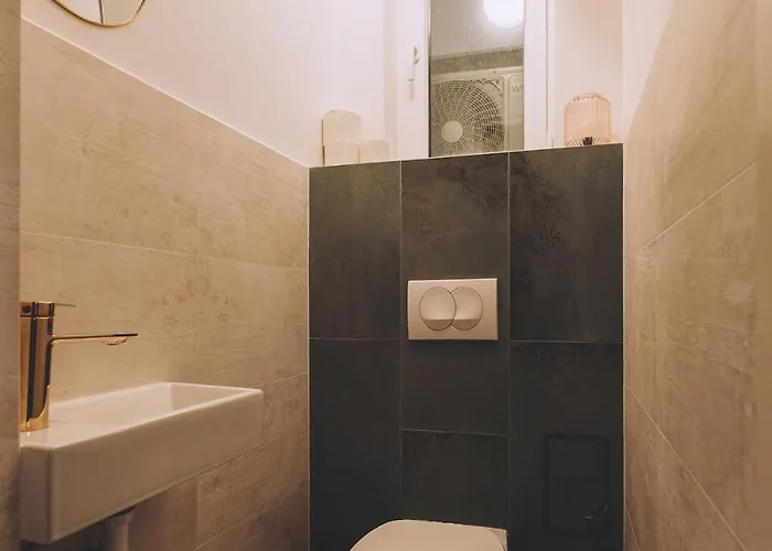 Downtown Luxe & Stylish *