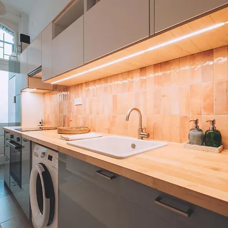 Downtown Luxe & Stylish Apartman