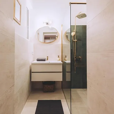 Apartman Downtown Luxe & Stylish *