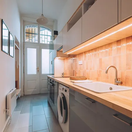 Apartman Downtown Luxe & Stylish *