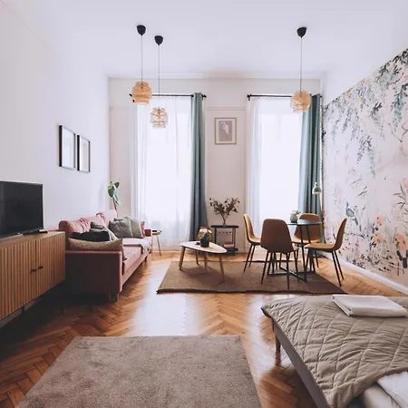 Downtown Luxe & Stylish Apartman